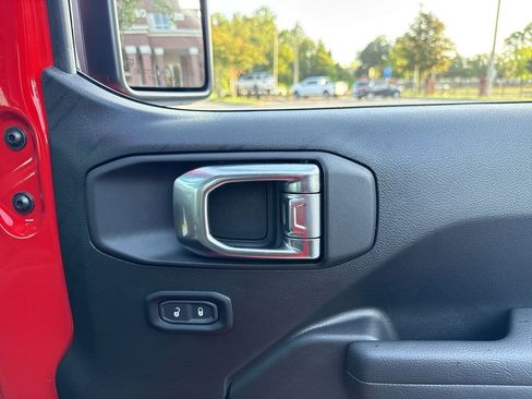 New 2025 Jeep Gladiator Sport image 26