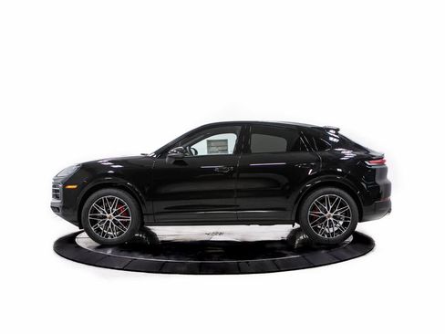 New 2026 Porsche Cayenne S image 2