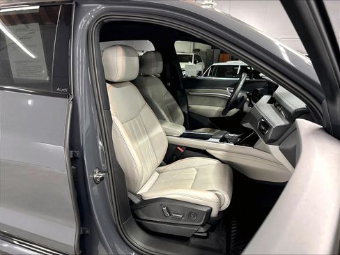 Used 2024 Audi Q8 e-tron Prestige w/ Prestige Package AWD/4WD image 10
