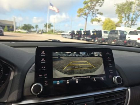 Used 2021 Honda Accord EX-L image 16