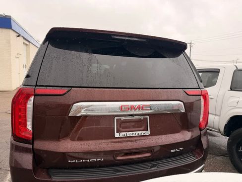 Used 2023 GMC Yukon XL SLT w/ SLT Luxury Package image 6