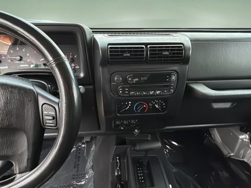 Used 2006 Jeep Wrangler Unlimited AWD/4WD image 12
