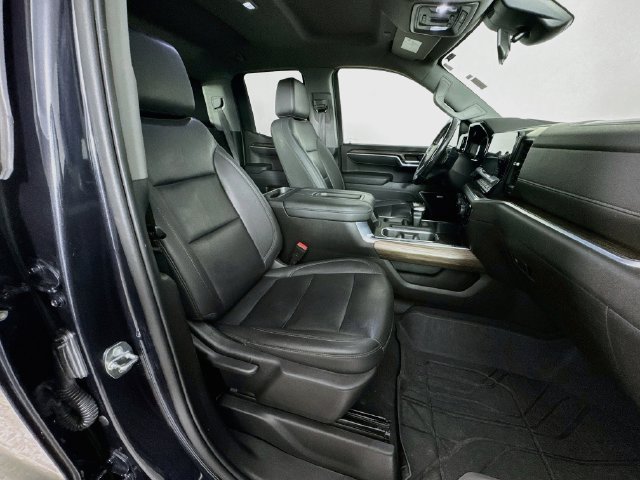 Used 2022 Chevrolet Silverado 1500 RST w/ Convenience Package II AWD/4WD image 33