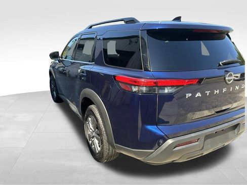 Used 2025 Nissan Pathfinder SV FWD image 5
