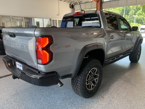 New 2026 Chevrolet Colorado ZR2 w/ Technology Package AWD/4WD image 9