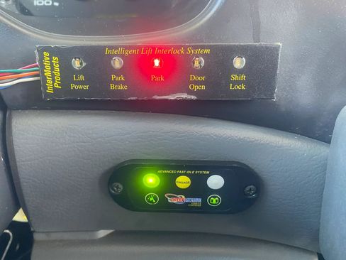 Used 2006 Ford E-450 and Econoline 450 RWD image 15