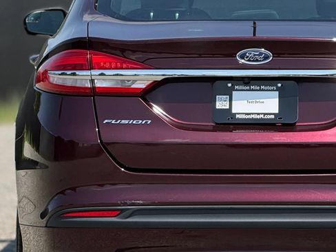 Used 2017 Ford Fusion SE FWD image 13