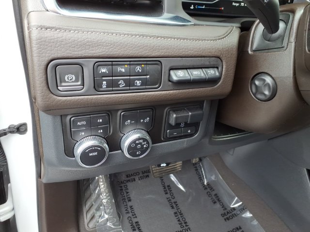 Used 2023 GMC Yukon XL Denali w/ Max Trailering Package AWD/4WD image 32