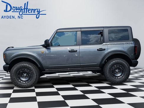 New 2025 Ford Bronco Badlands w/ Sasquatch Package image 2