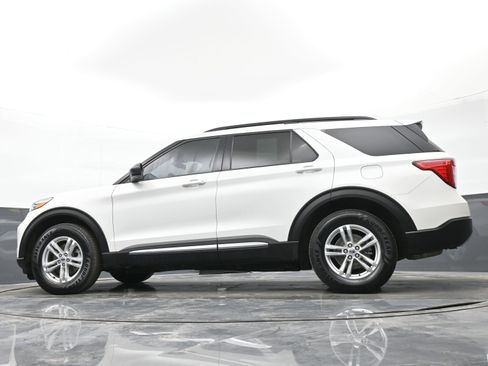 Used 2020 Ford Explorer XLT w/ Equipment Group 202A image 42