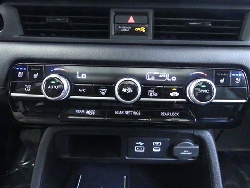 Used 2025 Honda Pilot Elite image 14