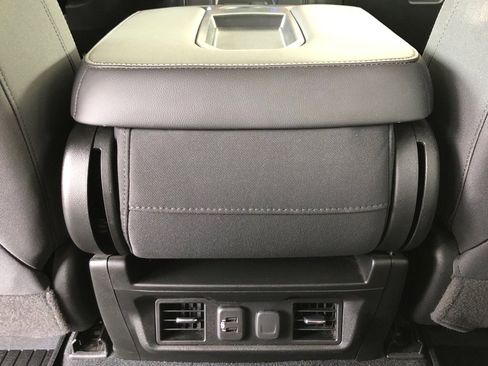 Used 2020 Chevrolet Silverado 1500 LT Trail Boss w/ Convenience Package image 18