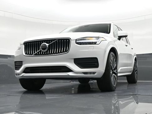 Used 2021 Volvo XC90 T6 Momentum w/ Protection Package Premier image 33