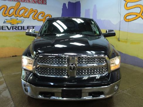 Used 2018 RAM 1500 Laramie AWD/4WD image 3