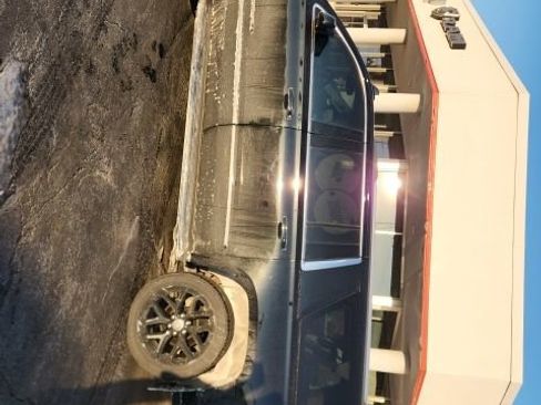 Used 2018 GMC Yukon XL Denali w/ Open Road Package image 5