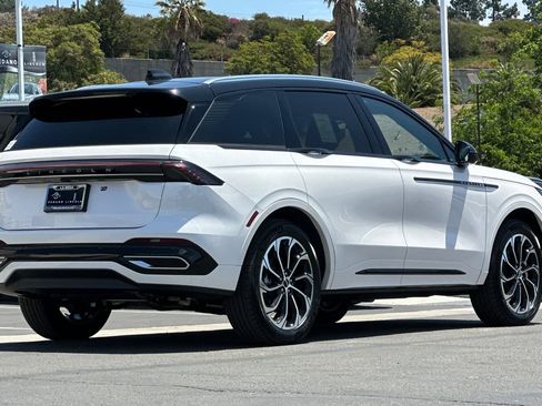 New 2026 Lincoln Nautilus Reserve AWD/4WD image 3