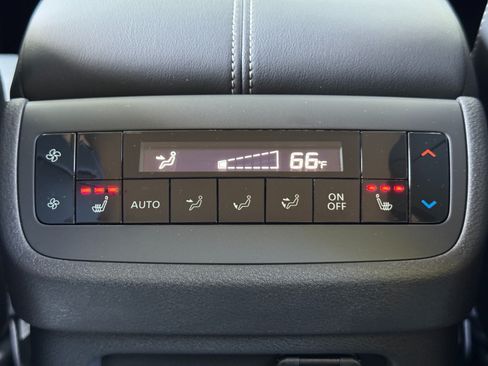 Used 2025 Nissan Pathfinder Platinum w/ Cargo Package AWD/4WD image 31