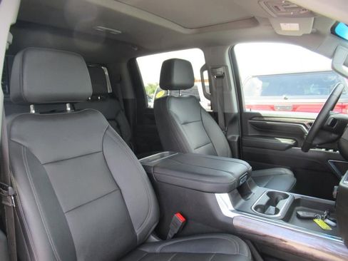 Used 2024 Chevrolet Silverado 2500 LTZ w/ LTZ Convenience Package image 9