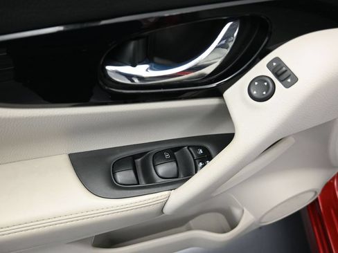 Used 2021 Nissan Rogue Sport SL FWD image 10