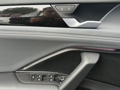 New 2026 Volkswagen Tiguan SEL R-Line image 10