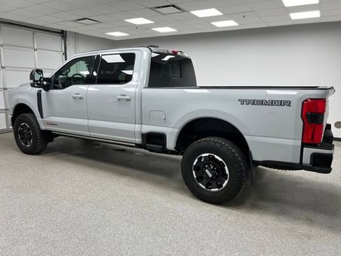 Used 2025 Ford F350 Platinum w/ Tremor Off-Road Package AWD/4WD image 7