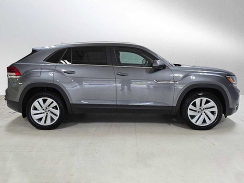 Used 2023 Volkswagen Atlas Cross Sport SE image 2