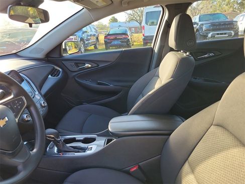 Used 2024 Chevrolet Malibu LT image 13