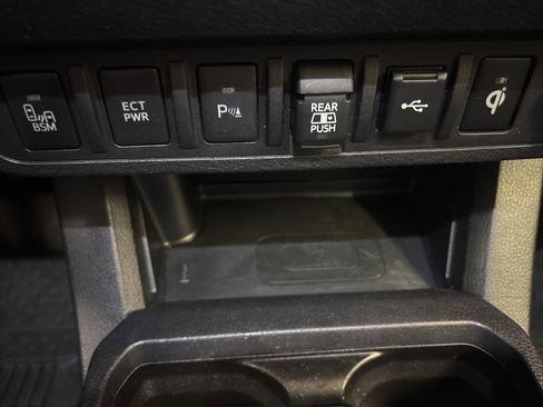 Used 2022 Toyota Tacoma TRD Sport image 20