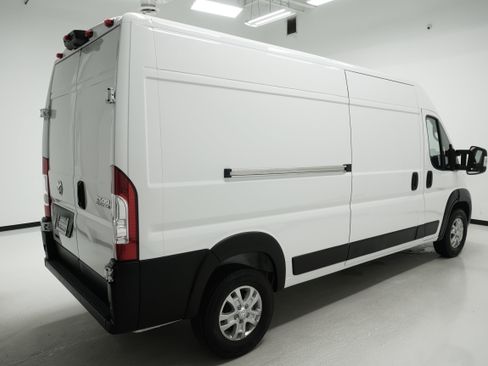 Used 2023 RAM ProMaster 2500 w/ Premium Appearance Group FWD image 3