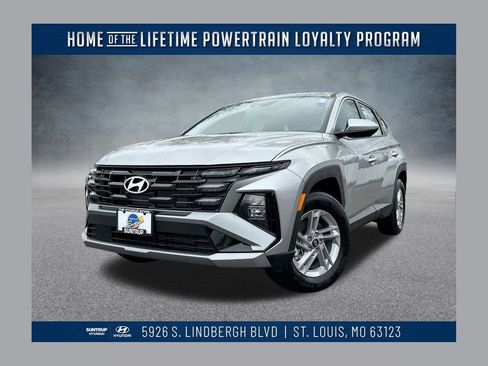 Certified 2025 Hyundai Tucson SE image 1