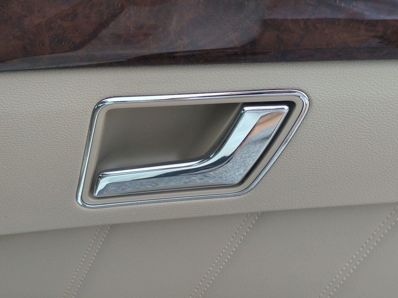 Used 2010 Mercedes-Benz E 350 Sedan image 35