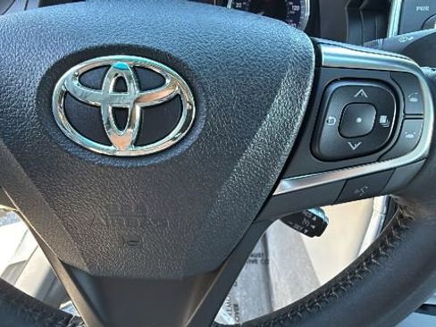 Used 2016 Toyota Camry XLE w/ Moonroof Package image 20
