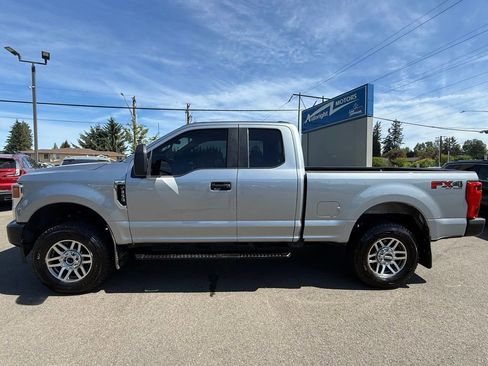 Used 2022 Ford F350 XL w/ FX4 Off-Road Package AWD/4WD image 2
