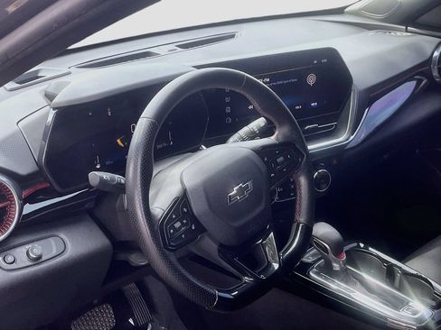Used 2025 Chevrolet Trax RS w/ Driver Confidence Package FWD image 9