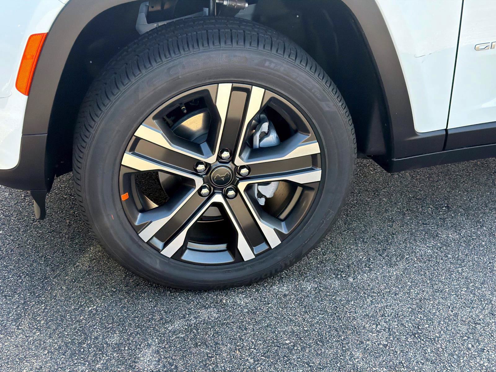 New 2027 Jeep Grand Cherokee Limited AWD/4WD image 5