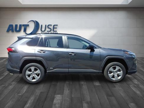 Used 2024 Toyota RAV4 LE AWD/4WD image 11