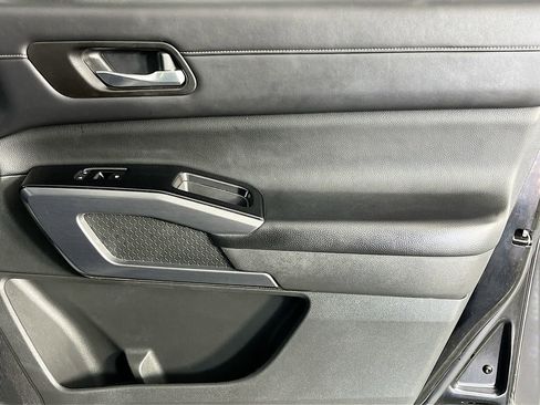 Used 2023 Nissan Pathfinder SL w/ Lighting Package (N92) image 36