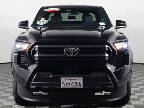Used 2025 Toyota Tacoma SR5 image 2