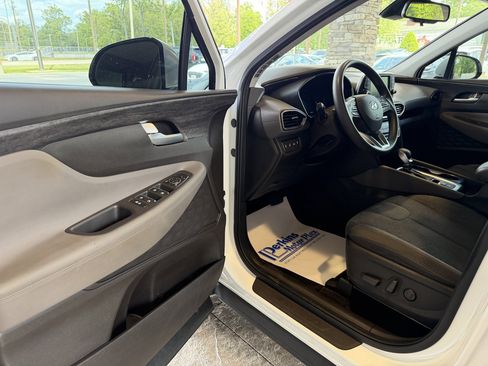 Used 2020 Hyundai Santa Fe SEL image 3