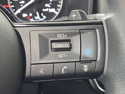 Used 2023 Nissan Rogue SV image 33