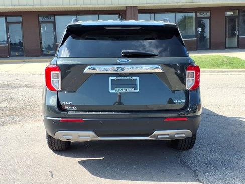 Used 2023 Ford Explorer XLT w/ Equipment Group 202A AWD/4WD image 4