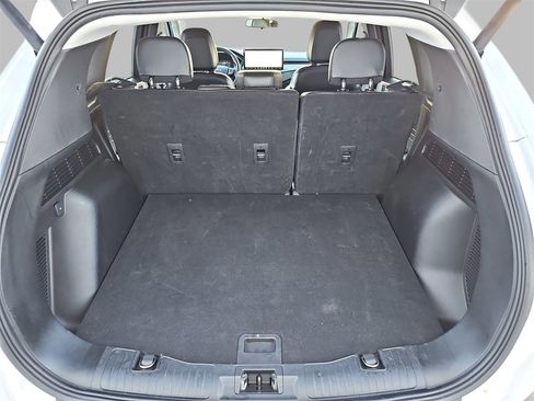 Used 2023 Ford Escape SE image 12
