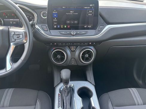 Used 2025 Chevrolet Blazer LT image 13