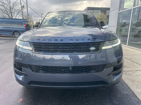 Used 2025 Land Rover Range Rover Sport SE image 9