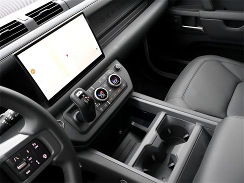 New 2025 Land Rover Defender 90 X-Dynamic SE image 22