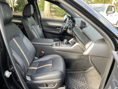 Used 2024 MAZDA CX-90 3.3 Turbo S w/ Premium Package image 34