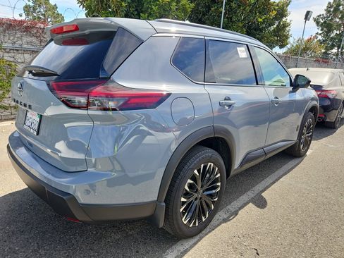 Used 2026 Nissan Rogue Dark Armor FWD image 2