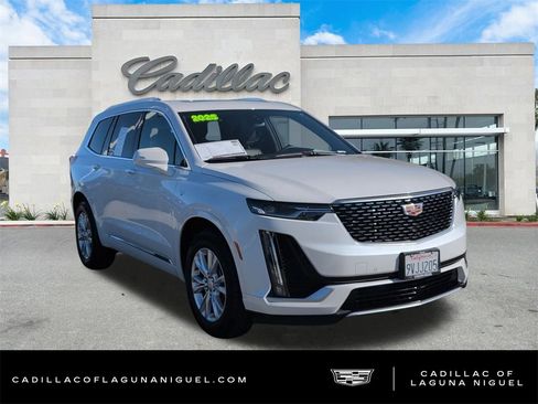 Used 2025 Cadillac XT6 Luxury image 3