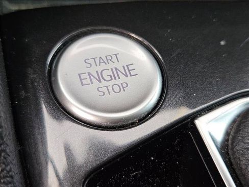 Used 2023 Volkswagen Tiguan SE R-Line image 14