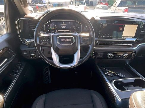 Used 2024 GMC Sierra 2500 SLE w/ SLE Convenience Package image 5